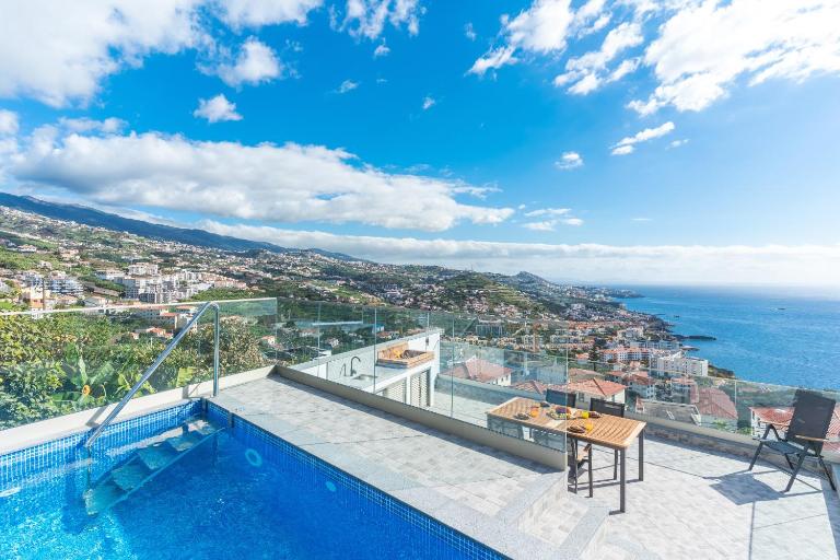 Midnight House by Atlantic Holiday - Bed and Breakfast Câmara de Lobos
