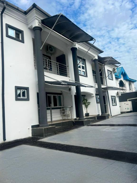 Pat Luxury Apartments - Chambres d'hôtes Uyo