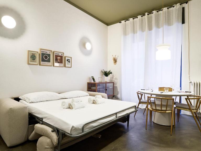Design Apartment with Private Street Entrance - Bed and Breakfast Milaan