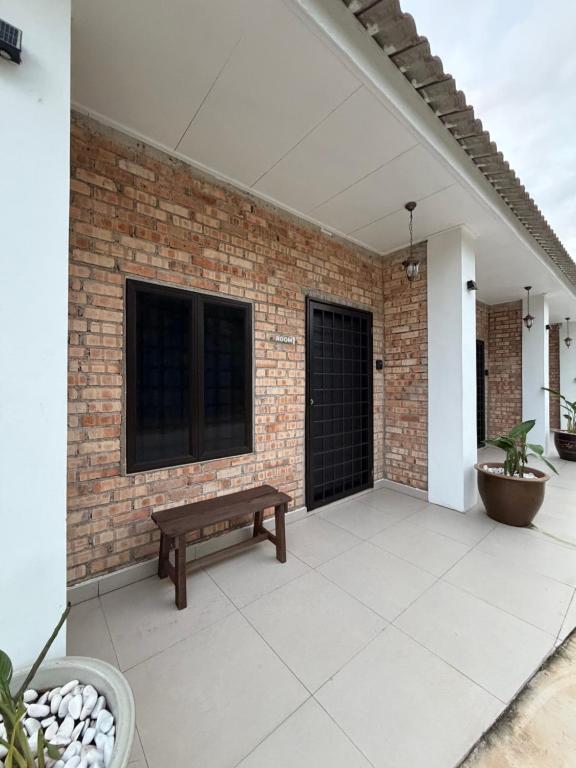 Kak Pah Roomstay Paka - Bed and Breakfast Paka
