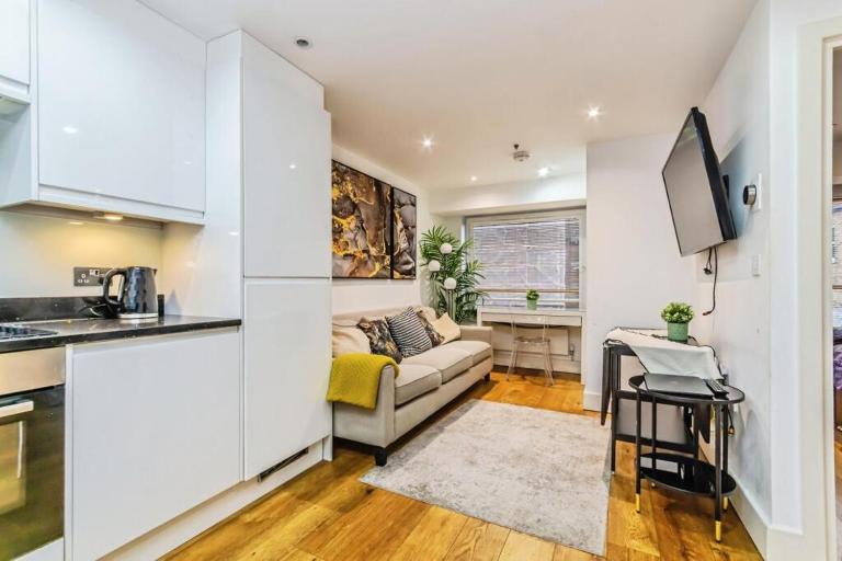 New 1 Bed Apartment 12 mins to Central London and Gatwick Airport - B&B Croydon