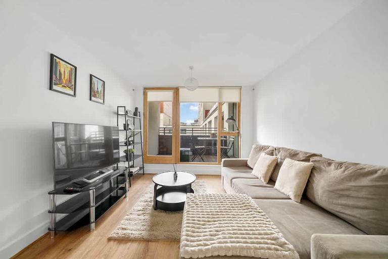 Modern & Spacious Apt In London Business Centre - B&B London