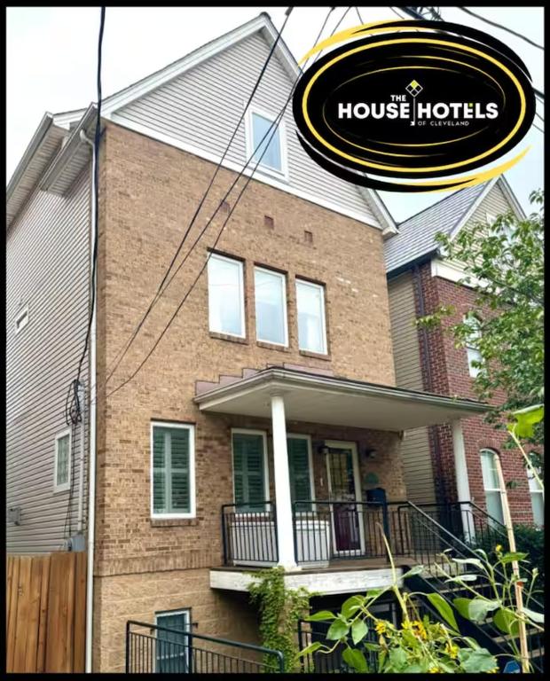 Tremont apartment, near downtown, and Central! - B&B Cleveland