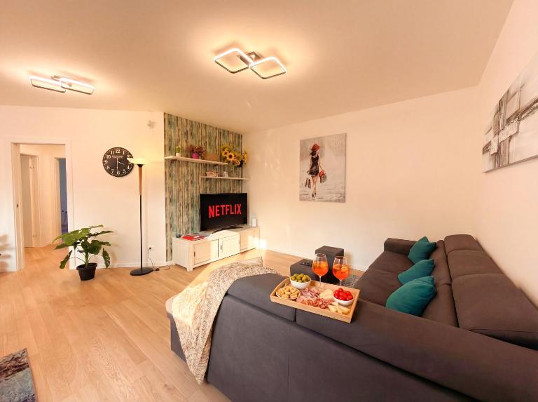 ISEO LAKE ESCAPE - 2BR, Terrace, Air Conditioning & Fast Wi-Fi - B&B Iseo