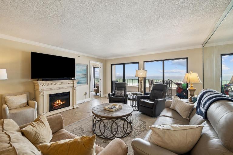 Elegant spacious beachfront, free seasonal beach service, huge lanai - B&B Fort Walton Beach