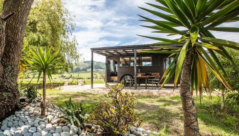 Unique House Bus Pōhara Walk to Beach - B&B Pohara