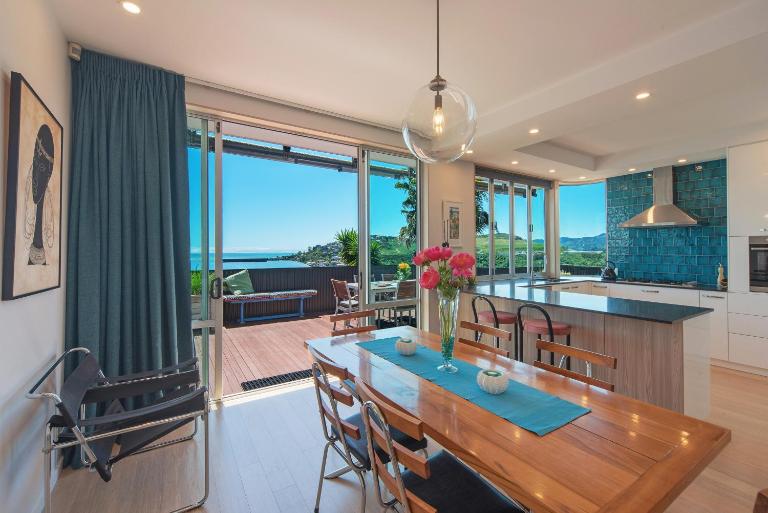 Aporo Nelson Holiday Home - B&B Nelson