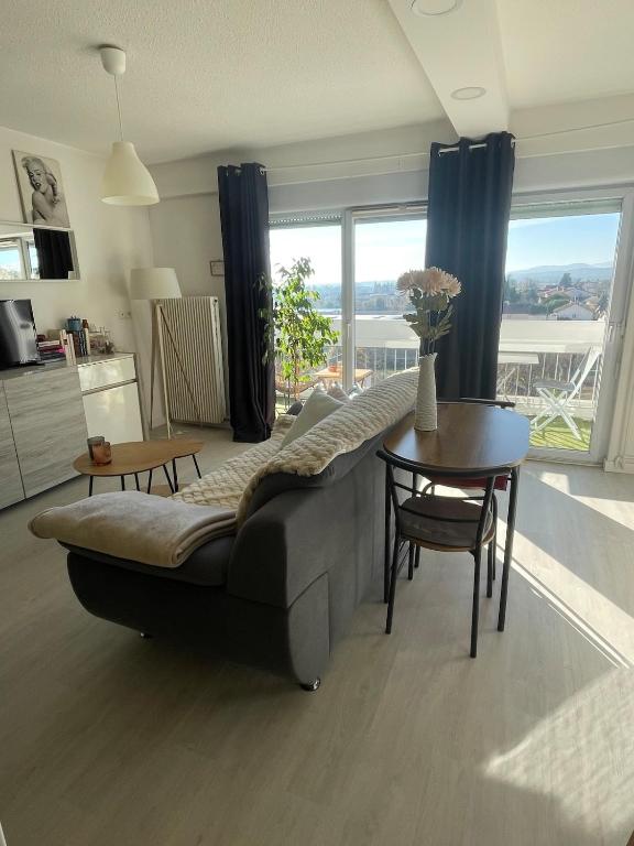 Studio cocoon avec vue sur le Beaujolais - Ferienwohnung Mâcon