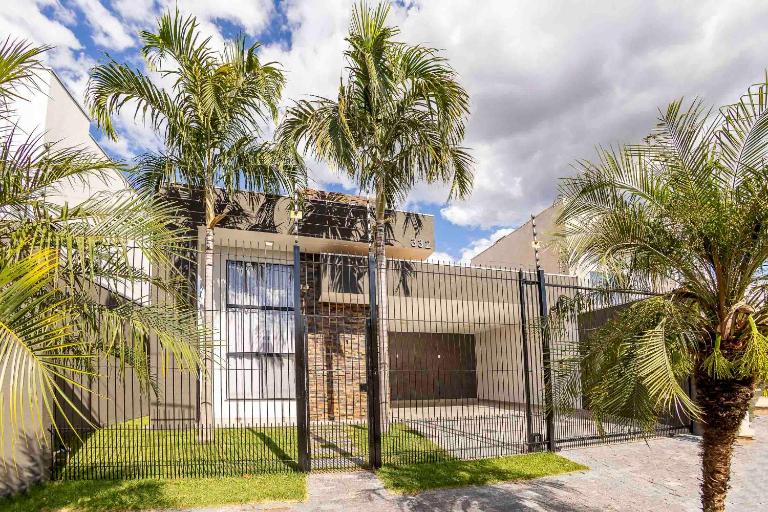 Casa Munique Maringa Com Piscina Ar Condicionado e Churrasqueira - B&B Maringá