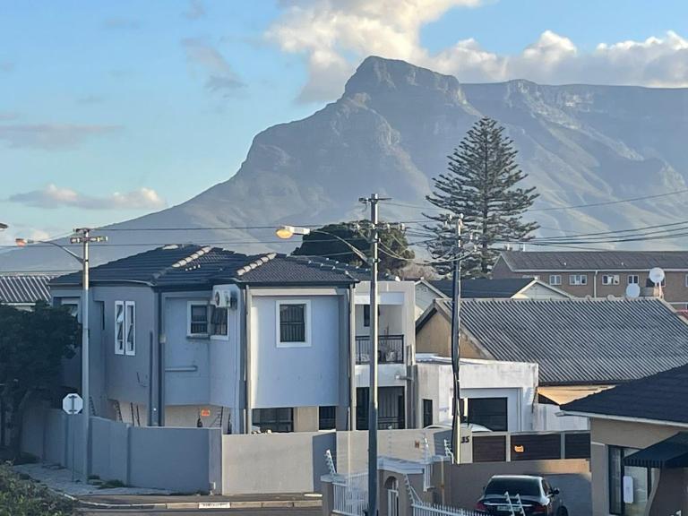 El Pantheon Guest House & Apartments - B&B Cape Town