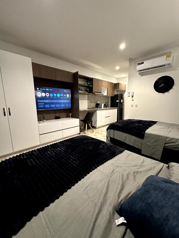 Modern Stay Meters from the Sea - B&B Gaira