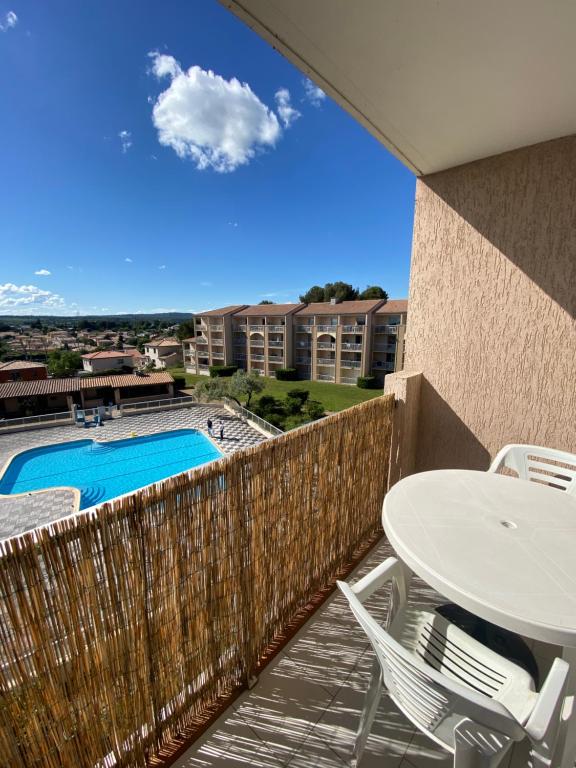 Prunelle studio piscine clim parking - B&B Balaruc-les-Bains