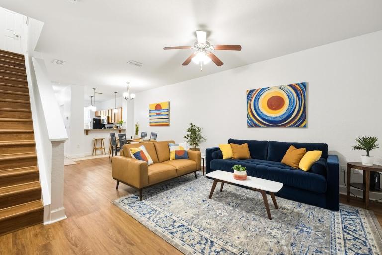 Modern 2-Bedroom 2 and half-Bath Condo in Gainesville Florida - B&B Gainesville