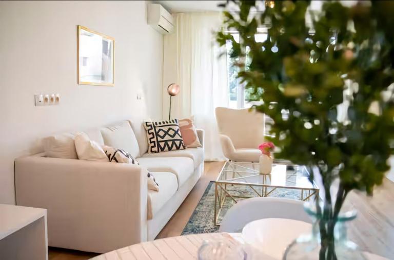 Mattea's 2-bedroom apartment - Bed and Breakfast Sofia