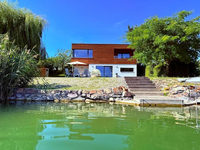 Seehaus 22- Lake house with private beach - B&B Grafenwörth