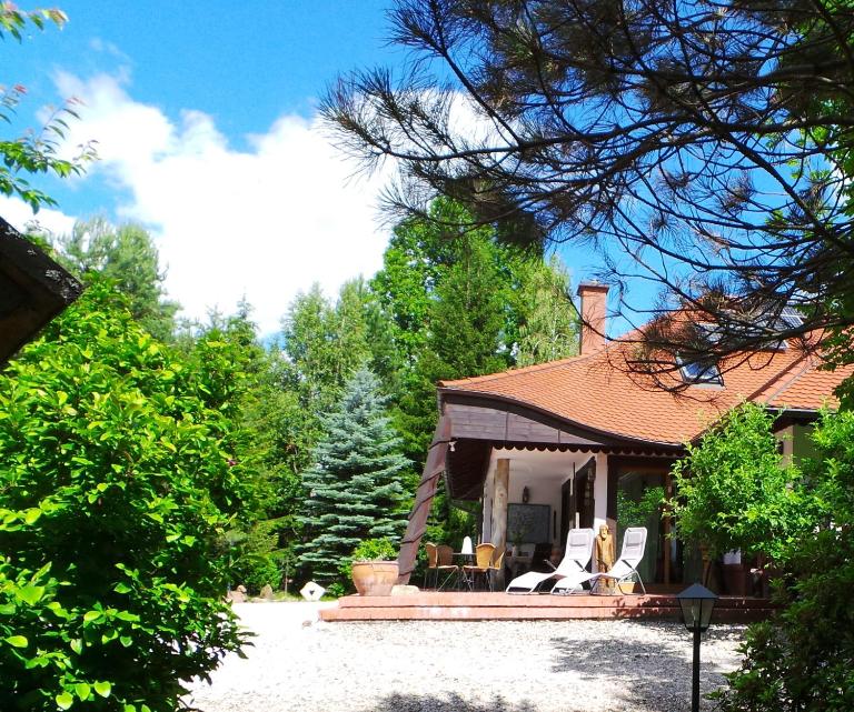 Dom na Leśnym Zaciszu 2 - B&B Dziwiszów