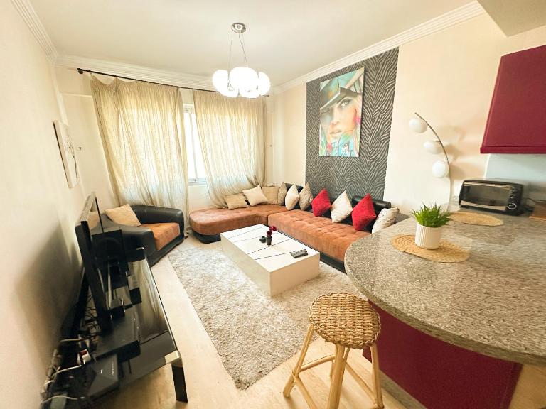 Appartement Confortable avec Salon et Cuisine Américaine Emplacement Idéal près du McDo et de la Plage - Ferienwohnung Tanger
