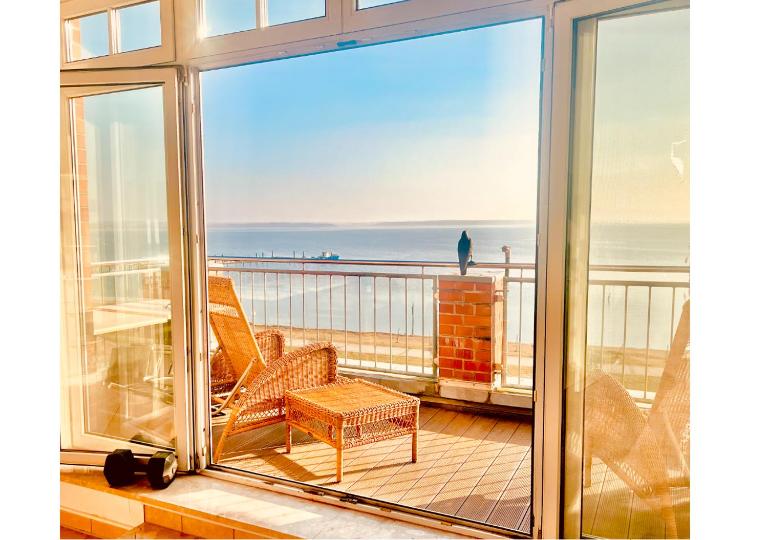 SUNSET LOFT Rerik Meerblick Maisonettewohnung mit großem Balkon - Bed and Breakfast Ostseebad Rerik