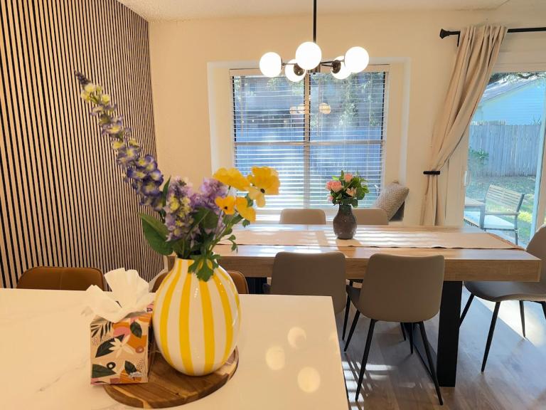 Modern and Cozy 3BR Retreat Perfect for Families or Big Group - B&B Cedar Park