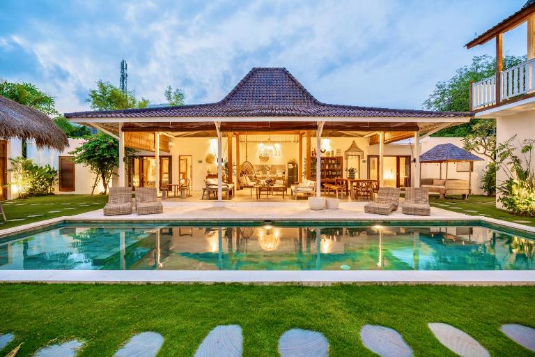 Villa Folie by Alfred in Bali - B&B Seminyak