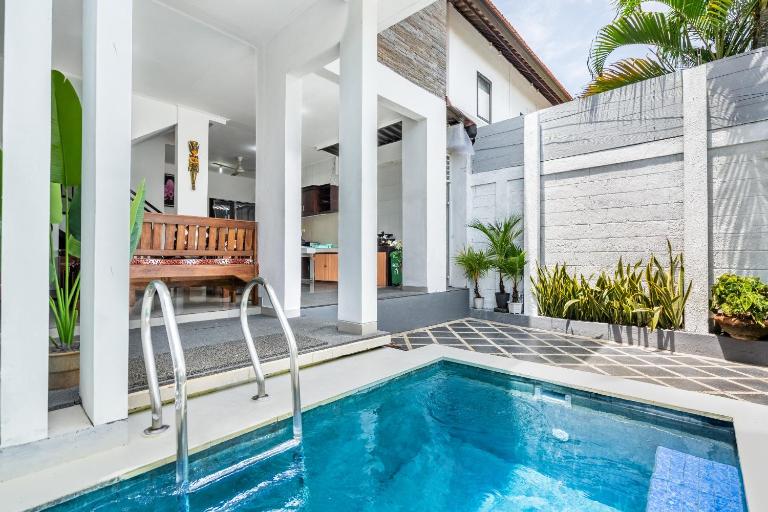 Cedil Private 3BR Pool Villa Seminyak - Bed and Breakfast Seminyak
