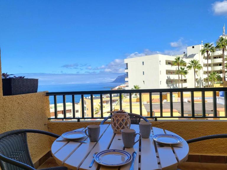Sunset Arena Beach by HelloApartments - B&B Puerto de Santiago