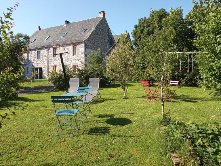 Entre Dômes et Sancy - Le moderne - Ferienwohnung Perpezat