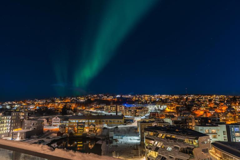 Premium Penthouse in Tromsø - Northern lights, City, Sea & Mountain view - free parking in garage - B&B Tromsø
