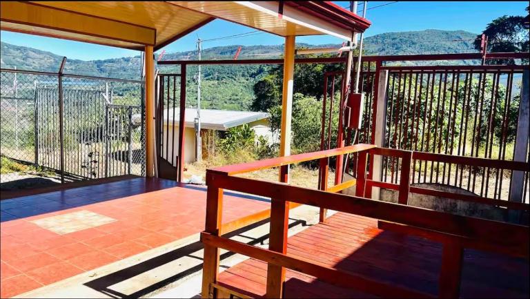 Casa con vista a valle de Dota y zona cafetalera - Ferienwohnung Santa María