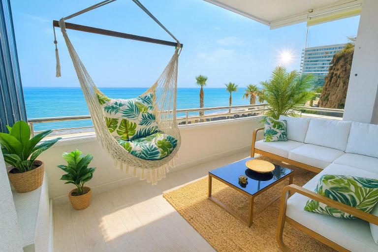 Sunrise Sea Apartment Beachfront - B&B Torremolinos
