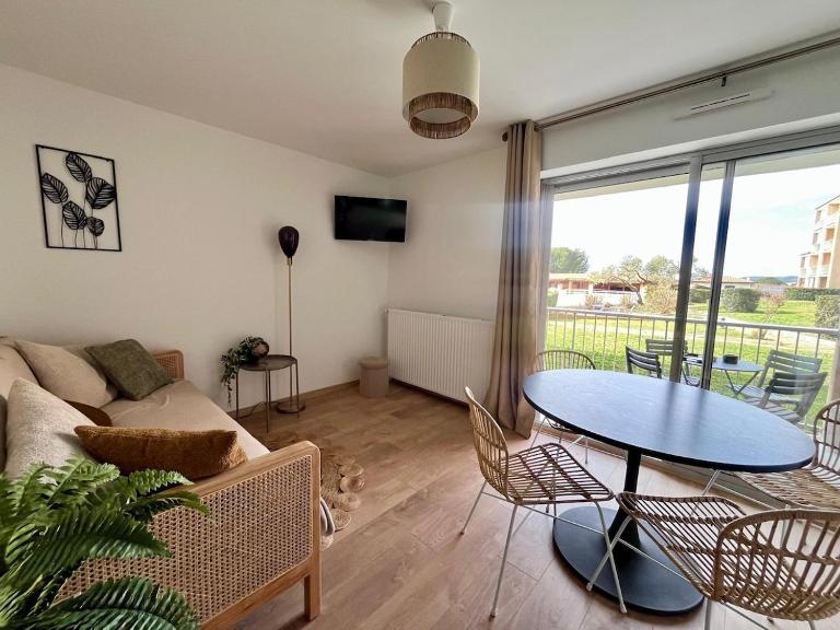 L'Eden - T2 climatisé piscine renové - B&B Balaruc-les-Bains