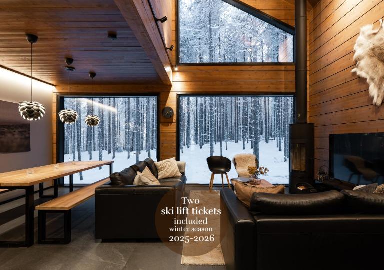Villa Tieva A Ski-in Ski-out with private Hot tub by Aavalevi - B&B Levi