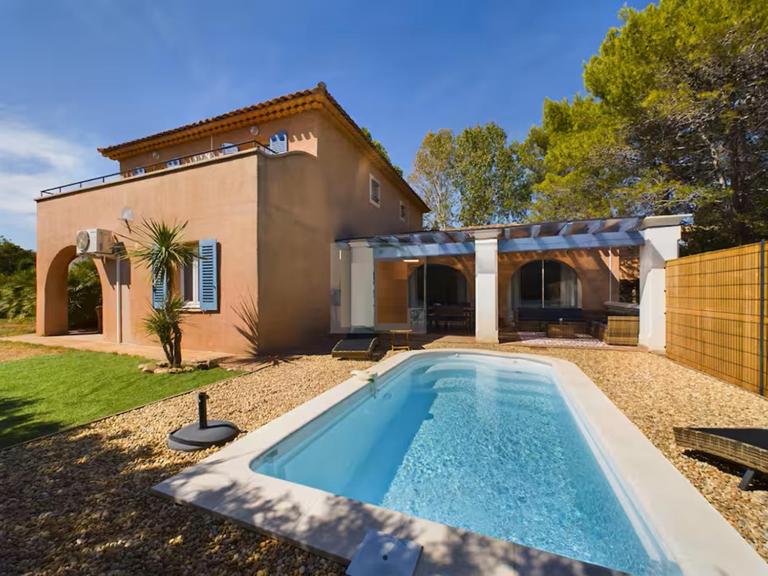 Villa tous commerces 3km des plages - B&B Fréjus