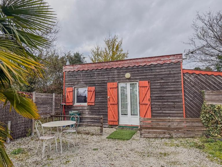 Petit Chalet idéal à la campagne avec parking - Chambres d'hôtes Auguaise