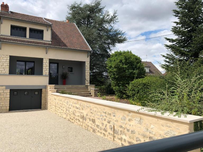 Cedar house - Bed and Breakfast La Charité-sur-Loire