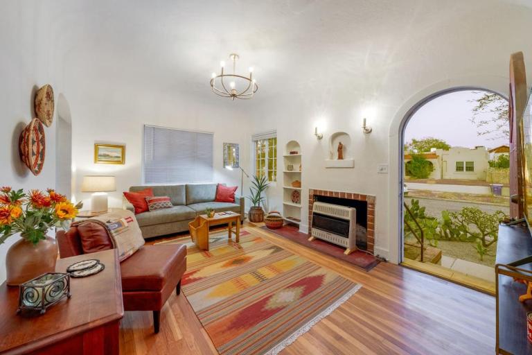 Desert Bloom, Blocks from U of A, 1 BR 1 BA - Ferienwohnung Tucson