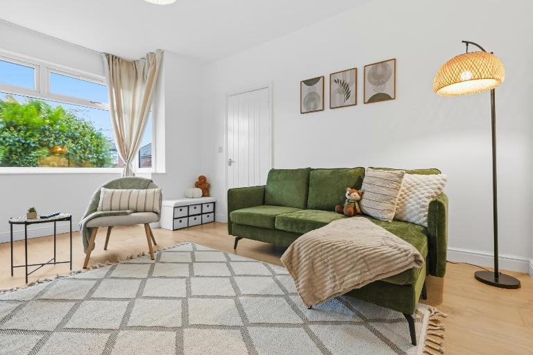 Lux 3 BD House, Sleeps 8, Free Parking, Perfect for Contractors, Families, Near Manchester and Etihad - B&B Manchester