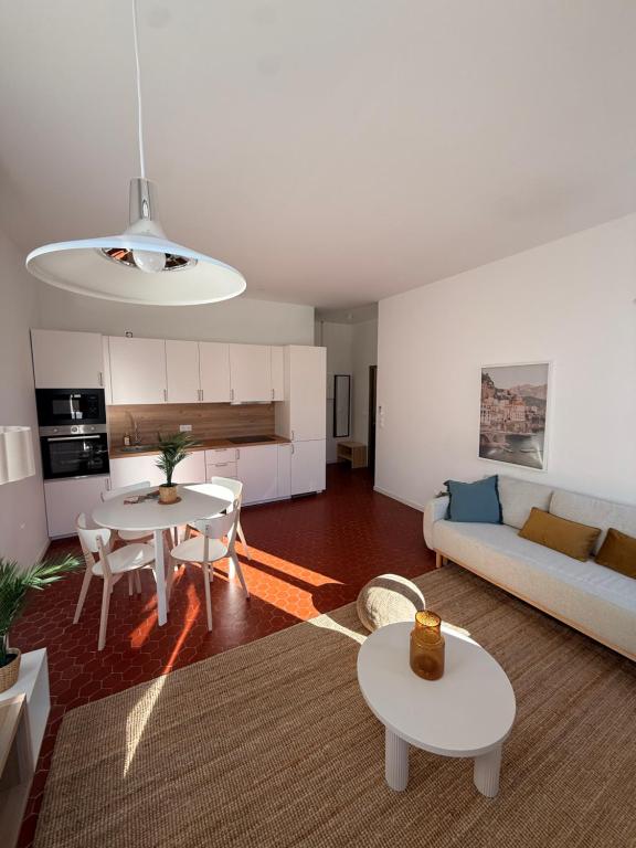 Lumineux T2 dans le centre ville d'aubagne - Chambres d'hôtes Aubagne