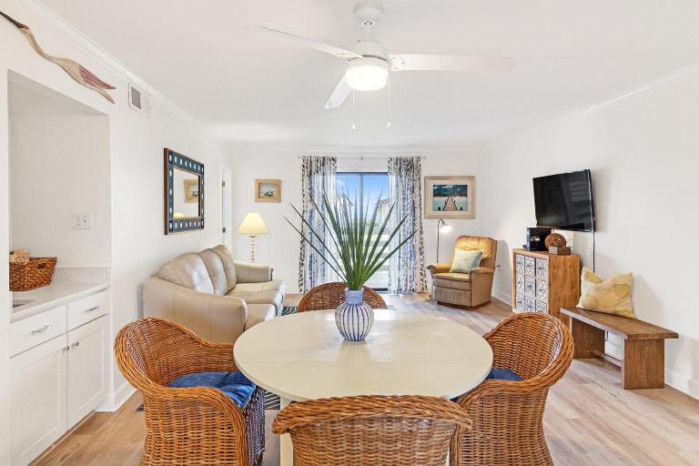 Lighthouse Surf Shack 33C - B&B Tybee Island