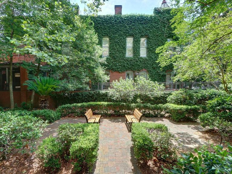 Charmed on Liberty - Ferienwohnung Savannah