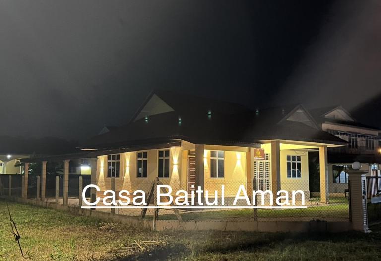 Casa Baitul Aman Nearby to Stadium Gong Badak, Airport KT, UMT UNISZA, Pasar Payang, Drawbridge, Pantai Teluk Ketapang - B&B Kuala Terengganu