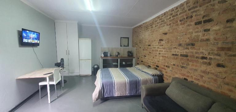 329 on 30th Avenue Villieria Aimee - Bed and Breakfast Pretoria