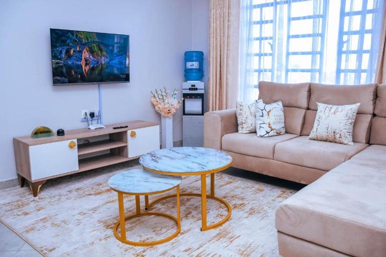 Havana Cottages-Hyrax Deluxe Master - B&B Nakuru