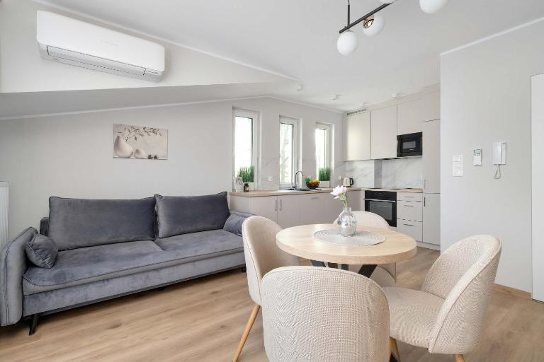Stylowe Apartamenty 100 m od Plaży z Parkingiem i Balkonem by Noclegi Renters - B&B Puck