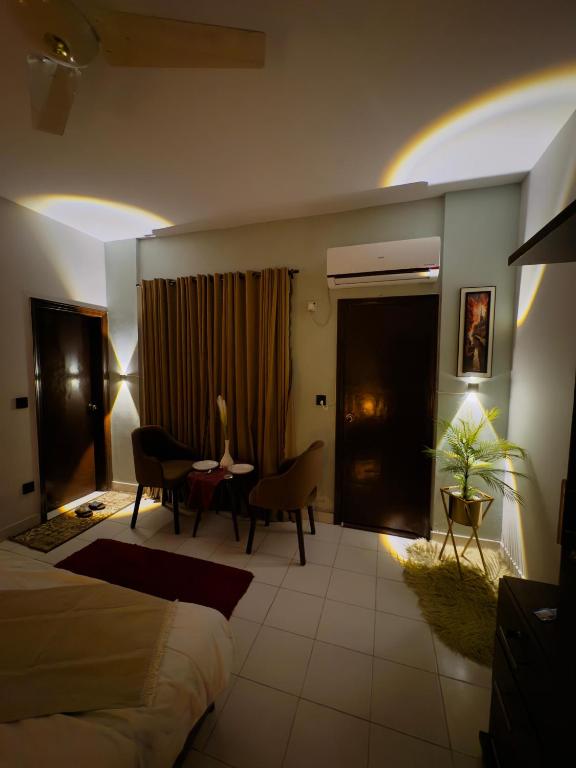 Rosewood Cottage - Ferienwohnung Karatschi