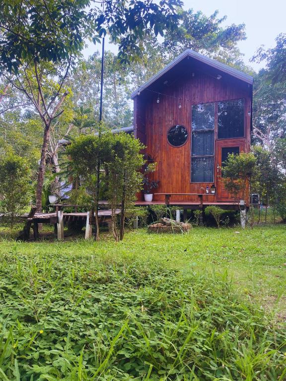 Baanraipoonwana Baanboonmak - Chambres d'hôtes Ban Don Klang