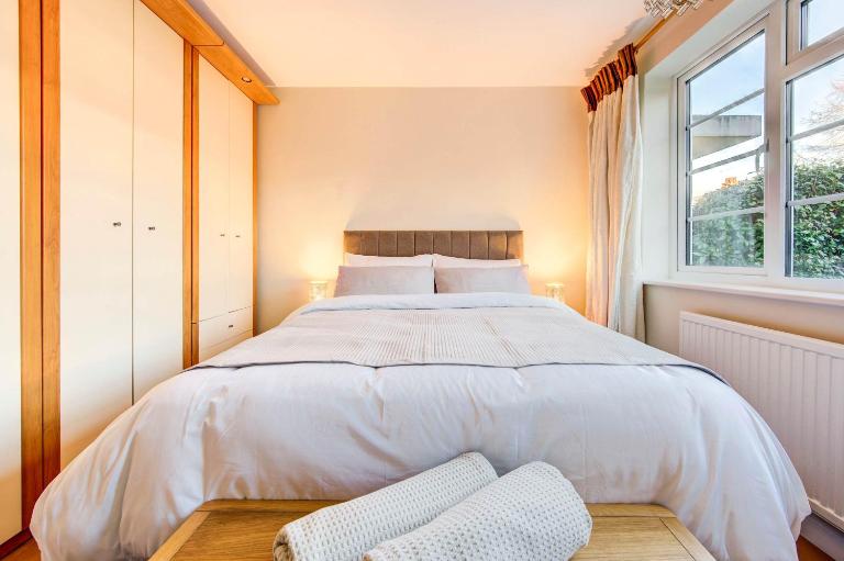 Modern flat near Pitshanger Park - B&B London