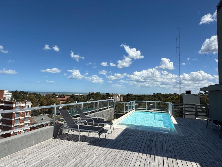 Dpto centrico con pileta y parrilla - Ferienwohnung Pinamar