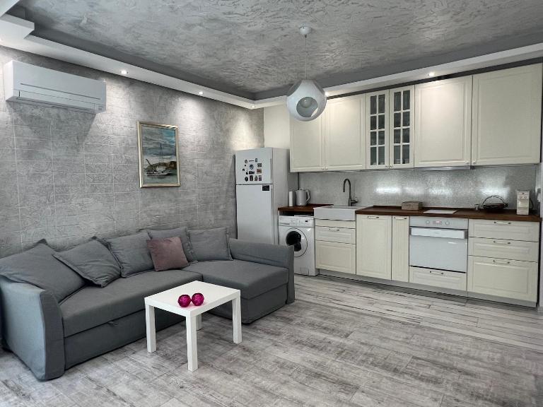 Cozy and modern apartment Krasno selo, free parking - B&B Sofia
