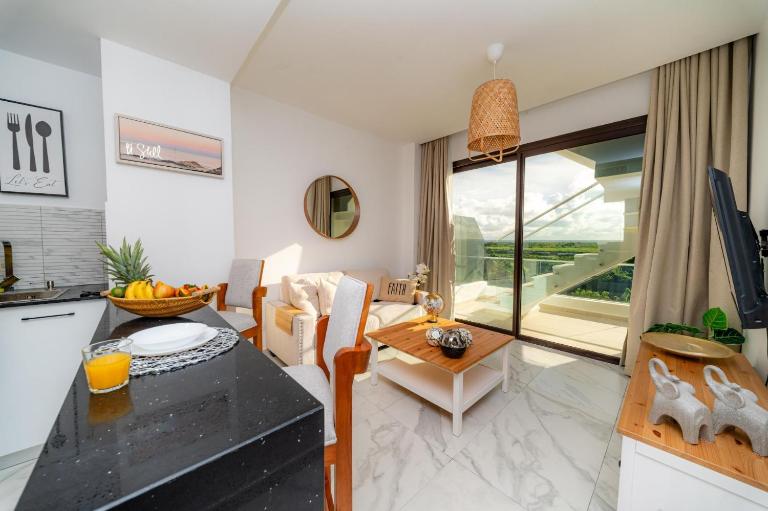 Couples PH @ Cana Rock Star with Great Golf Views - B&B Punta Cana